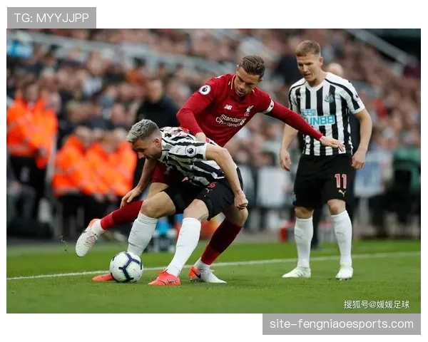 西汉姆联1-1战平纽卡斯尔，安东尼奥倒钩破门技惊四座